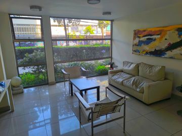 Amplio departamento de 1H1B + E + B en Venta