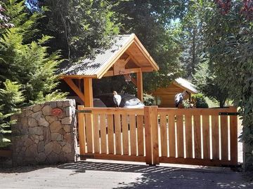 Venta casa 2 dorm c/ quincho B°Altos del Chapelco, San Martin de Los Andes