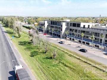 Local comercial a estrenar con cocheras cubiertas en Office Garden - Hudson