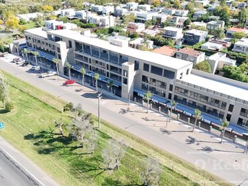 Local comercial a estrenar con cocheras cubiertas en Office Garden - Hudson