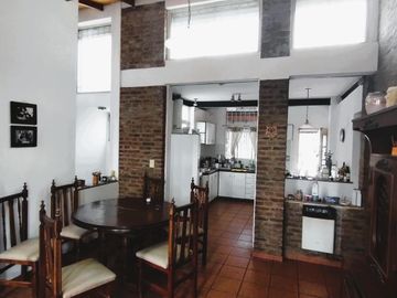 Venta - Casa en Planta Alta en Barrio Echesortu
