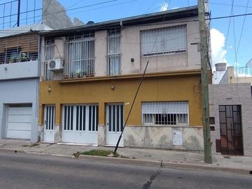 Venta - Casa en Planta Alta en Barrio Echesortu