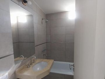 Departamento a estrenar de un dormitorio, balcón, amenities, en VENTA en calle Lavalle al 500