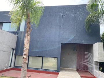 Venta - Casa 5/Cinco Ambientes al Rio Lujan, Muelle, Balcón, Jardín - San Benito, Villanueva