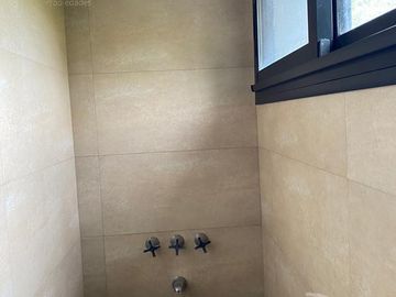 Venta - Casa 5/Cinco Ambientes al Rio Lujan, Muelle, Balcón, Jardín - San Benito, Villanueva