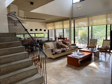 Venta - Casa 5/Cinco Ambientes al Rio Lujan, Muelle, Balcón, Jardín - San Benito, Villanueva