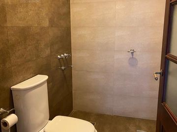 Venta - Casa 5/Cinco Ambientes al Rio Lujan, Muelle, Balcón, Jardín - San Benito, Villanueva