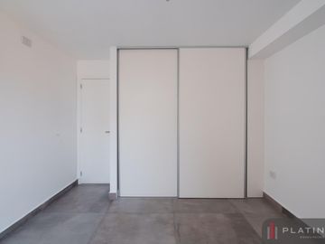 Departamento en Venta de 2 Dormitorios - General Paz - Op cochera