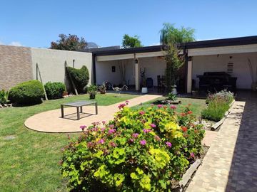 Casa en venta - 2 Dormitorios 3 Baños - La Rioja