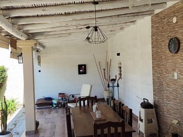 Casa en venta - 2 Dormitorios 3 Baños - La Rioja