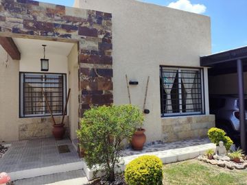 Casa en venta - 2 Dormitorios 3 Baños - La Rioja