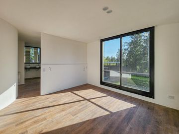 Casa de 4 dormitorios con jardín y pileta, Los Pasos 1, Barrios Del Jockey