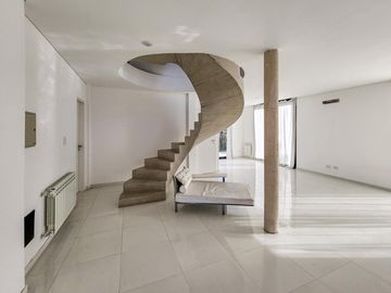 Casa de 4 dormitorios con jardín y pileta, Los Pasos 1, Barrios Del Jockey