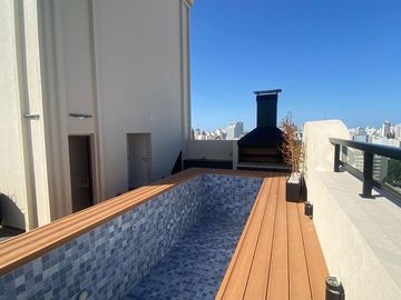 Venta de departamento de tres dormitorios con cochera