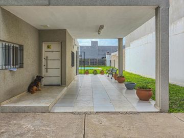 Casa con pileta, Tierra de sueños 3 Roldan