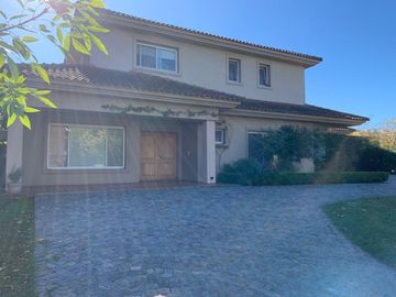 Casa en venta en barrio Buenos Aires Golf