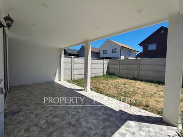 Linda casa en Parque San Valentín