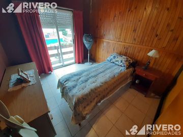 CASA EN VENTA EN CASTELAR NORTE - EXCELENTE UBICACIÓN