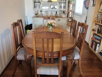 PISO DE 3 AMBIENTES CON DEPENDENCIA, BALCÓN CORRIDO Y ESPACIO GUARDACOCHE!!