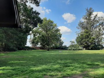 Excelente casa quinta sobre lote de 6615 mts2