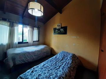 Excelente casa quinta sobre lote de 6615 mts2