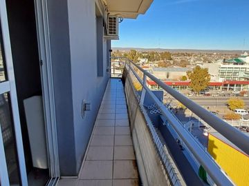 VENTA: SEMIPISO  2 DORM C/BALCON Y COCHERA - APTO A CREDITO - AREA CENTRO SUR - NQN CAP.