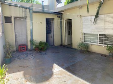 Casa en venta - 1 Dormitorio 1 Baño - 187mts2 - Quilmes