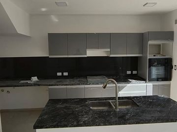 Costas de Manantiales - Dúplex - 3 dormitorios 2 baños, Cochera Doble