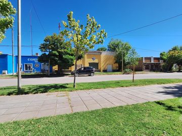 En venta, Terreno Apto Desarrollo, Zona Centro, Contralmirante Cordero.