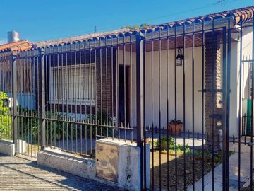 Casa en Luis Guillon