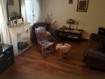 Casa en venta - 3 Dormitorios 3 Baños - 210mts2 - Ituzaingo