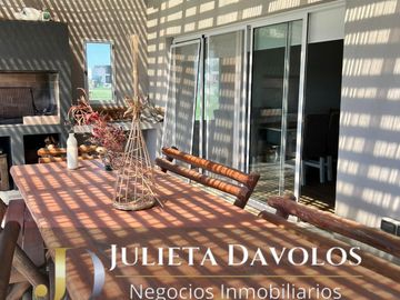 Casa en venta / alquiler en San Sebastián Área 13