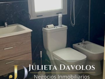 Casa en venta / alquiler en San Sebastián Área 13