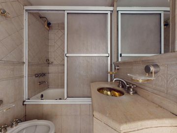 56 entre 9 y 10 La Plata- Departamento de 3 Dormitorios  con Cochera cubierta en VENTA