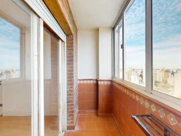 56 entre 9 y 10 La Plata- Departamento de 3 Dormitorios  con Cochera cubierta en VENTA