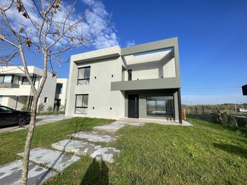OPORTUNIDAD!!! Casa en venta en Haras Santa Maria - Molino Sur