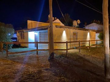 Casa en venta - 2 Dormitorios 1 Baño - 380Mts2 - San Clemente del Tuyú