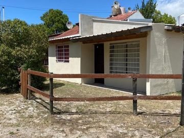 Casa en venta - 2 Dormitorios 1 Baño - 380Mts2 - San Clemente del Tuyú
