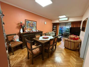 Departamento en  venta de 4 ambientes con dos baños, Torres prefectura- Wilde