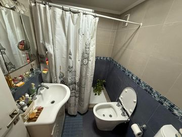 Departamento en  venta de 4 ambientes con dos baños, Torres prefectura- Wilde