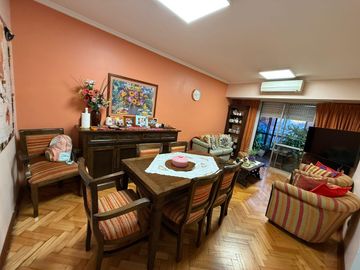 Departamento en  venta de 4 ambientes con dos baños, Torres prefectura- Wilde