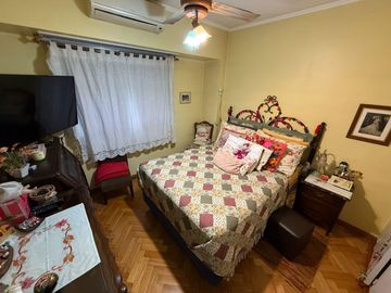 Departamento en  venta de 4 ambientes con dos baños, Torres prefectura- Wilde