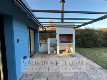 Casa en venta en Country Club  Banco Provincia