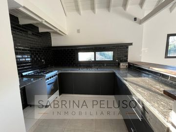 Casa en venta en Country Club  Banco Provincia