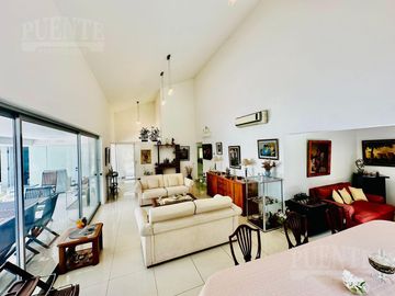 Casa en Venta en Saint Thomas Sur - Toda en Planta Baja