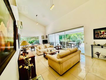 Casa en Venta en Saint Thomas Sur - Toda en Planta Baja