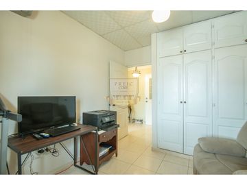 Casa Unifamiliar en esquina brisas del golf, Gratamira.