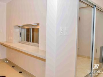 Casa en venta de 3 dormitorios c/ cochera en Vía Aurelia