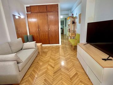 VENTA LUMINOSO DEPTO 2 AMB MONSERRAT RECICLADO