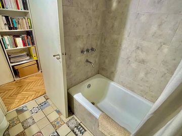 VENTA LUMINOSO DEPTO 2 AMB MONSERRAT RECICLADO